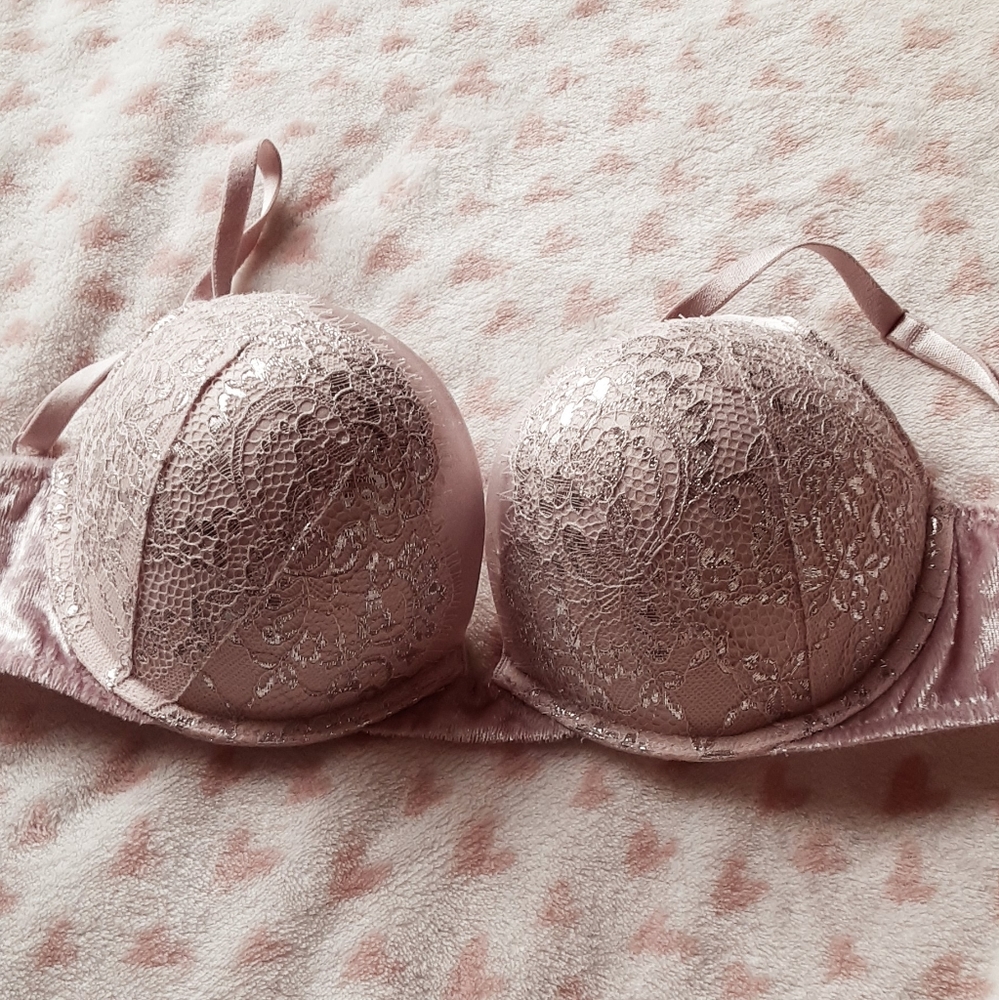 34C Victoria's Secret Bombshell Plunge